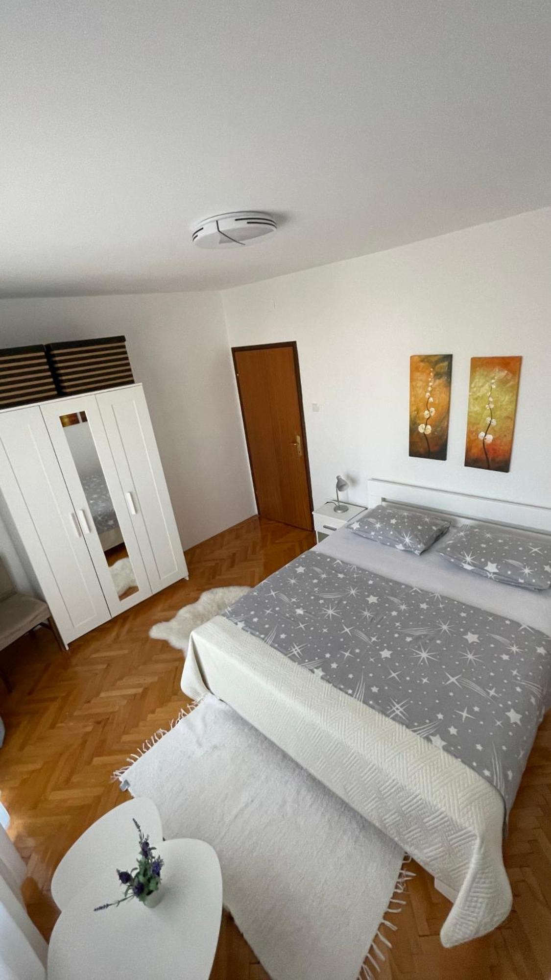 יזרה Mag Apartmani מראה חיצוני תמונה